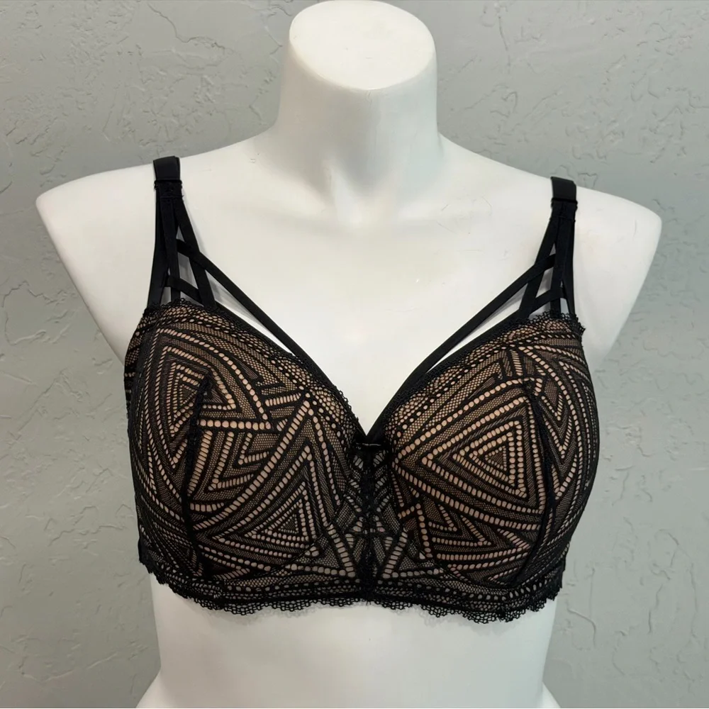 Adore Me Black and Tan Lace Bra - Picture 1 of 5